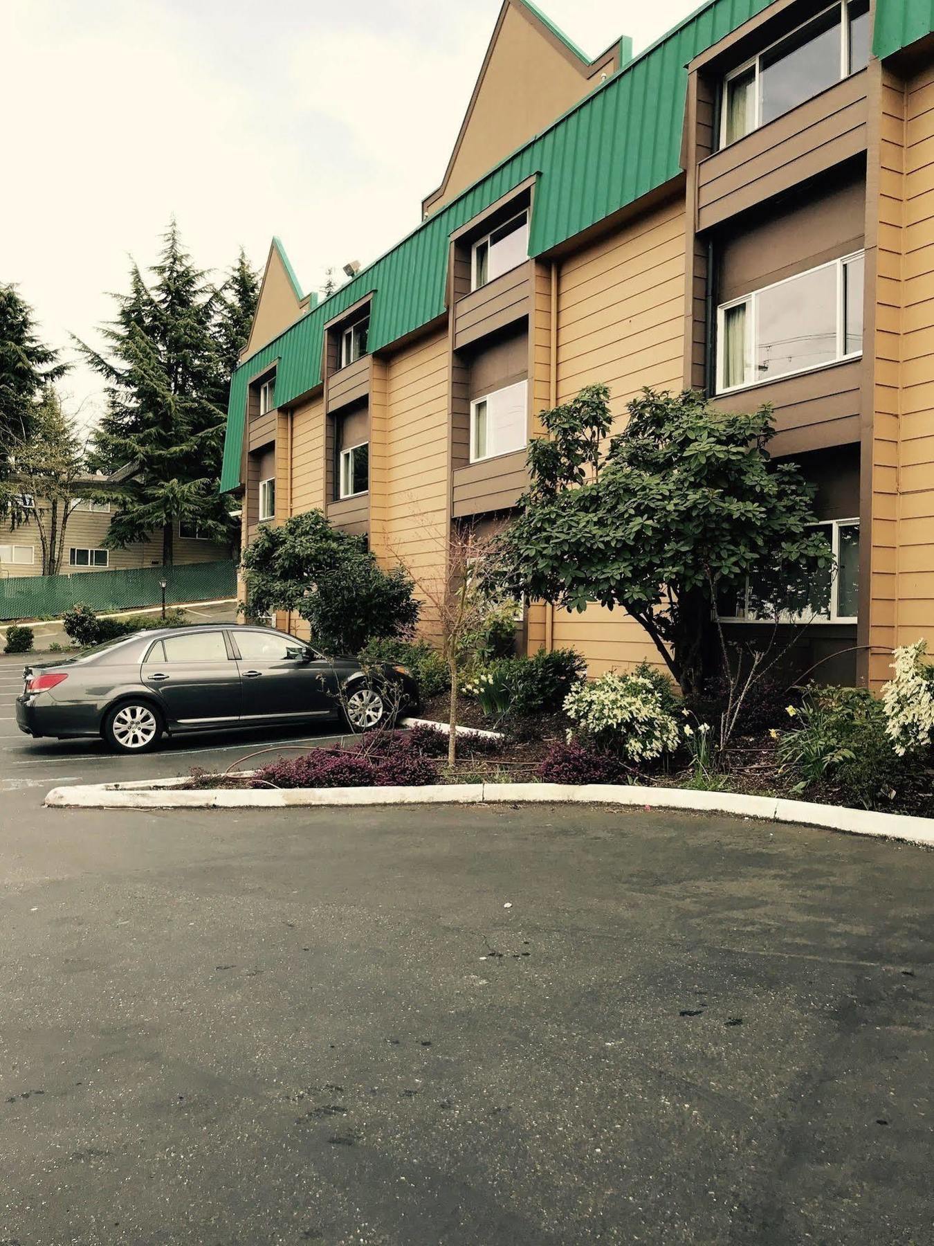 Sutton Suites Hotel SeaTac Zewnętrze zdjęcie